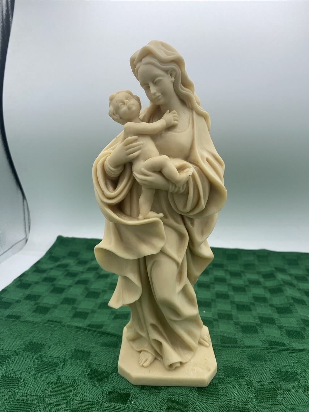 schöne Maria mit Kind, Madonna mit Kind, Marienfiguren Statuen